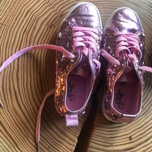 Jojo does sequin tennis shoes